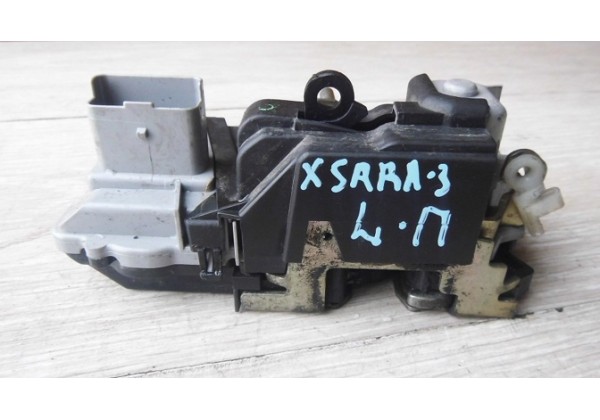 замок дверки передній лівий Xsara Picasso